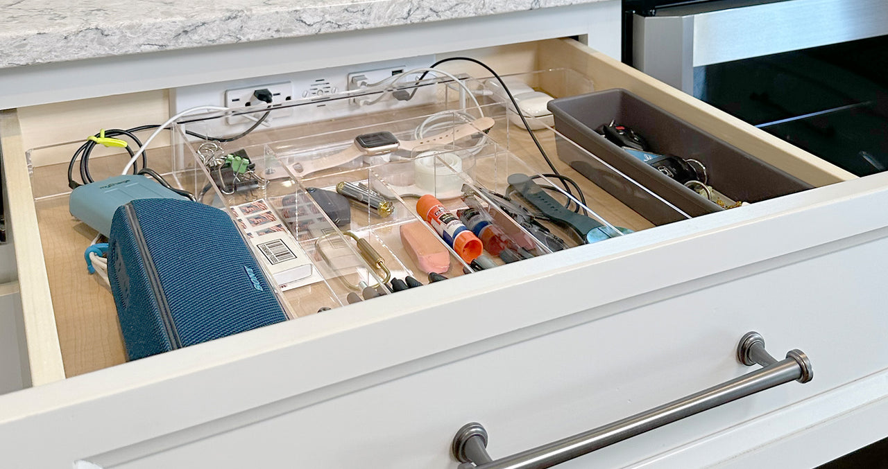 Kitchen Remodel Featuring A Charging Station And More Docking Drawer 9265